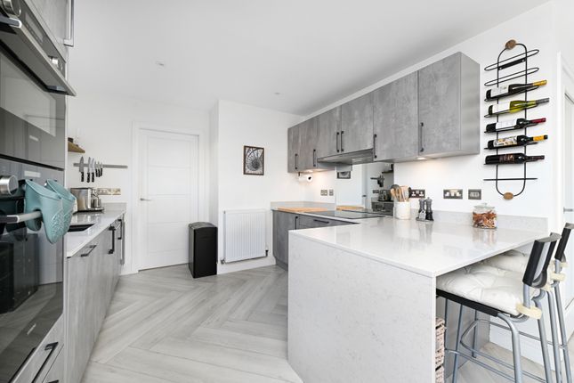 26, Beaton Drive, Winchburgh photo 4