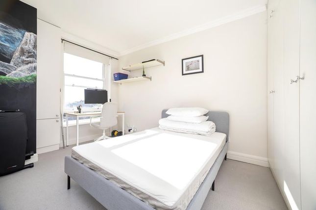 Flat to rent in Matiere Place, Earl's Court Square, Kensington