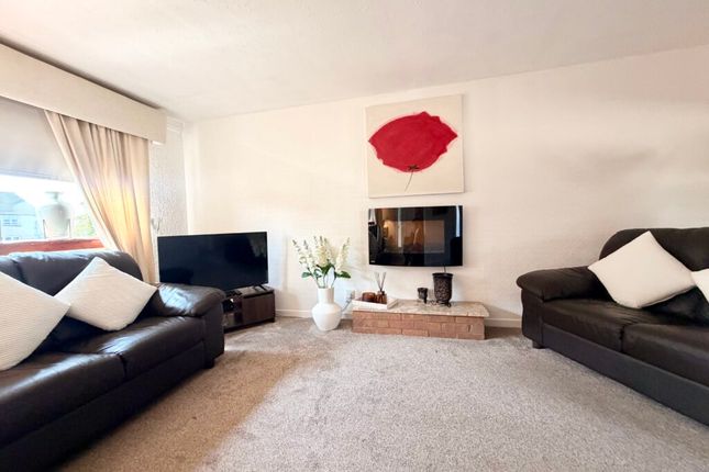 53, Clarkston Drive, Airdrie photo 3