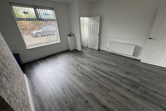 35, Ash Grove, Bolton photo 4