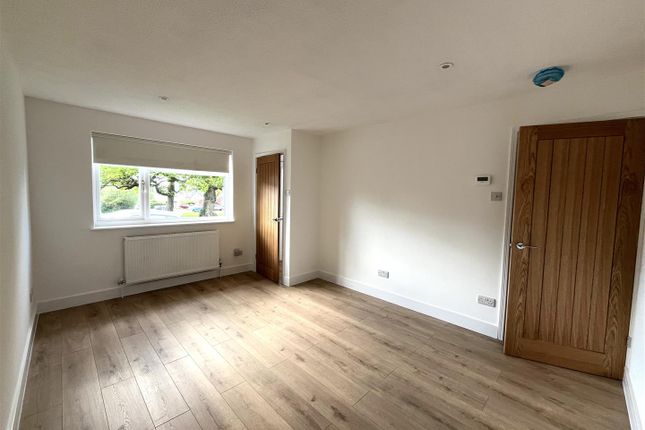 9, The Oaks, Cullompton photo 3