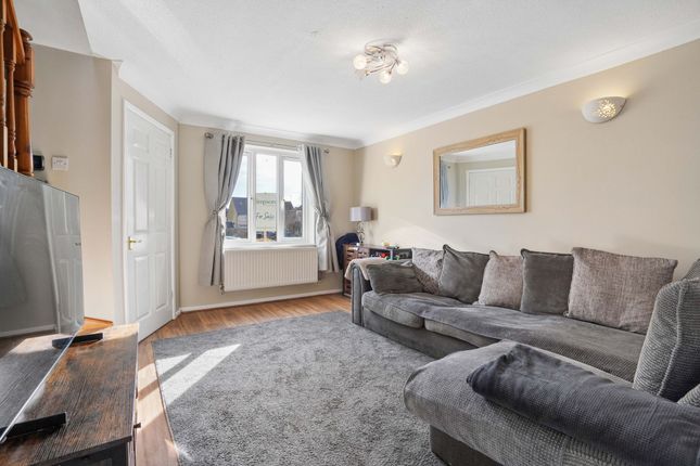 47 Eton Close, Witney photo 3
