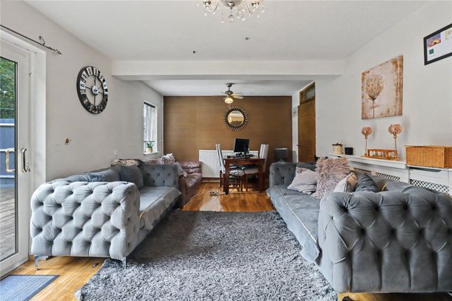 9, Conista Court, Woking photo 2