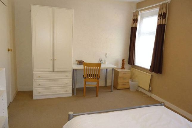 Terraced house to rent in Russell Street, Cathays, Cardiff