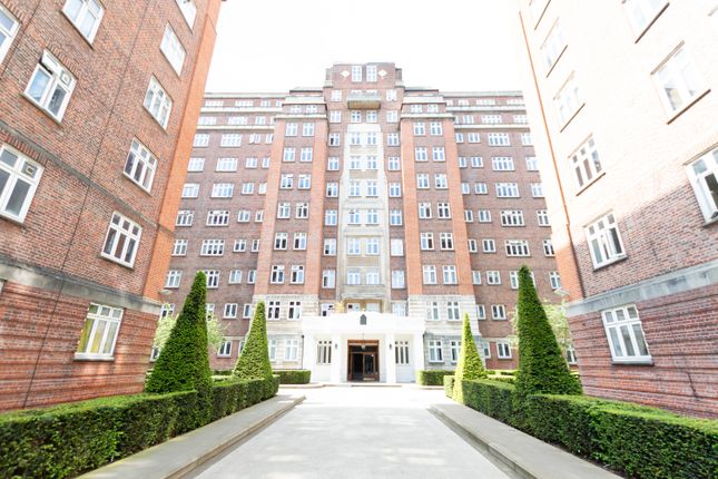 Thumbnail Flat to rent in Hall Road, London