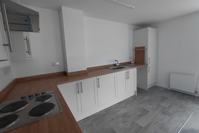 Flat 10, Warren Court, Ditton Street, Ilminster photo 4