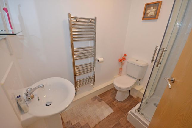 Flat for sale in Woodlands Park, Walnut Close, Godley, Hyde