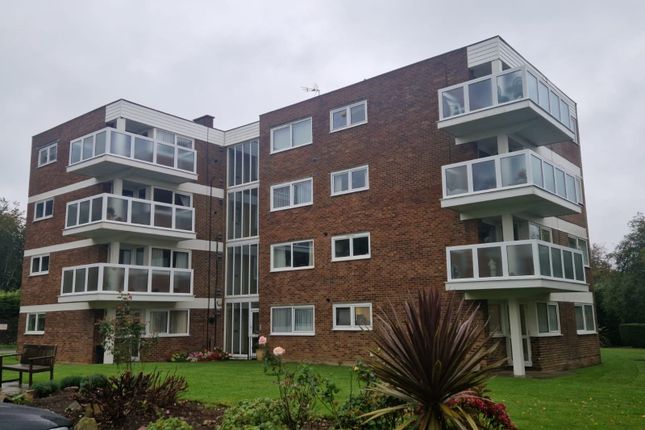 Thumbnail Flat to rent in Barnhorn Road, Bexhill-On-Sea