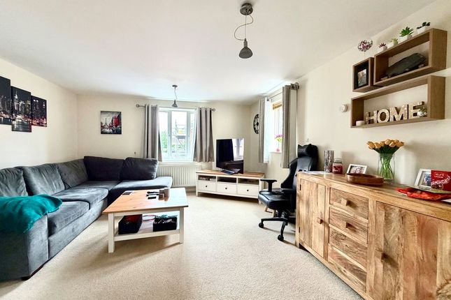 10, Minnow Close, Calne photo 3
