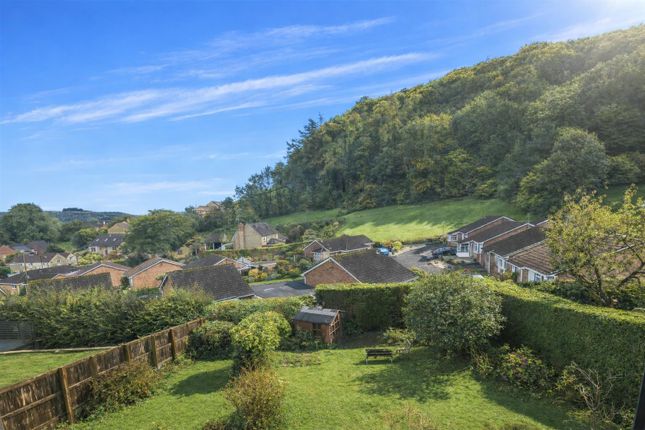 32, Five Acres, Dursley photo 2