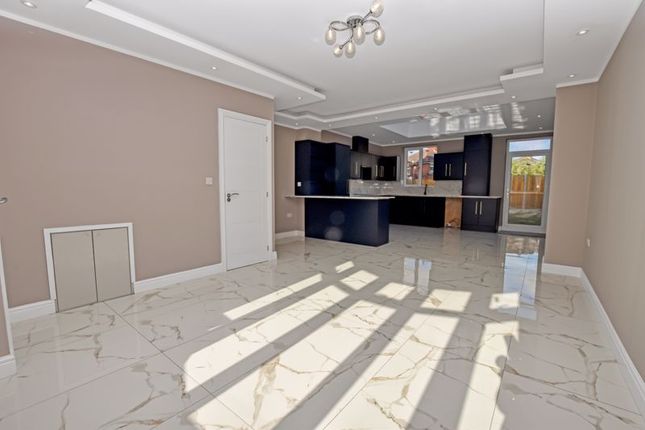 Semi-detached house for sale in Broadway, Oldbury