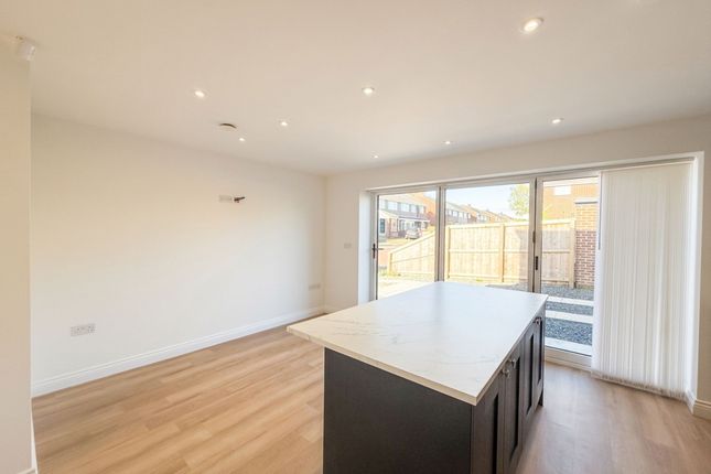 20A The Rowans, Gateshead photo 5