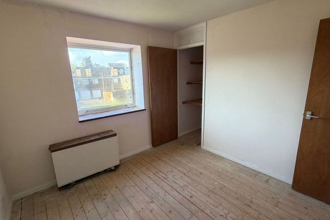 143, Copenhagen Close, Luton photo 4