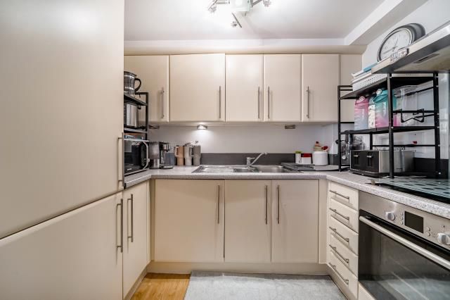 Flat 12 Richard Dodd Place,, Osborne Street, Slough photo 4