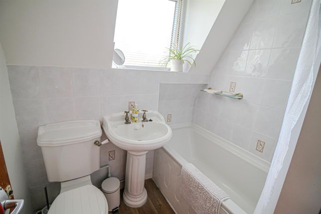 11, Rushmere Walk, Nottingham photo 5