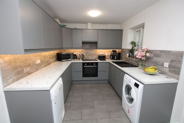 2 Blakemore Park, Manchester photo 3