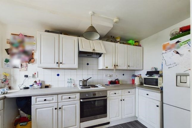 Flat for sale in Harrisons Wharf, Purfleet-On-Thames