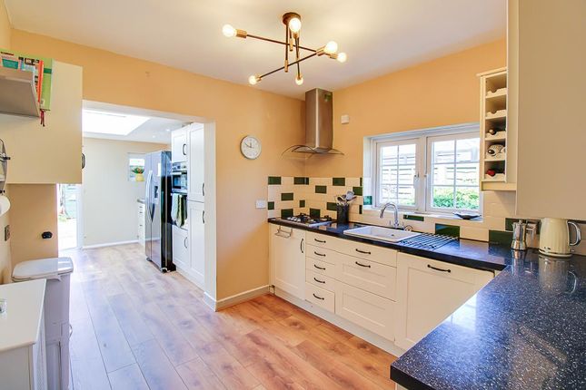 148, Hampton Gardens, Southend-on-Sea photo 4