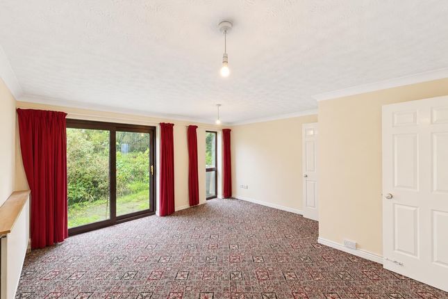 Shutehay Drive, Dursley photo 3