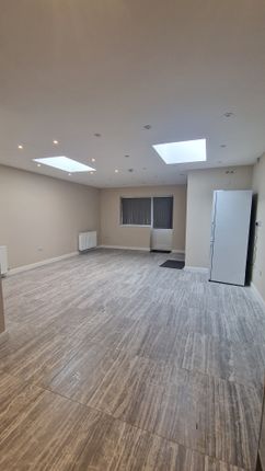 Myrtle Crescent, Slough photo 2