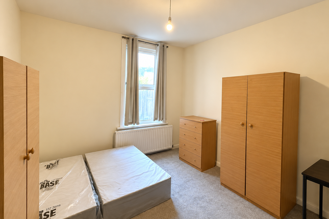 852, Romford Road, London photo 4