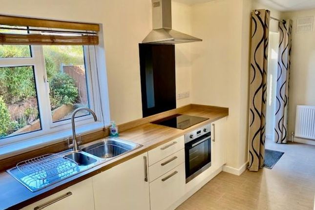57, Knightsway, Leeds photo 4
