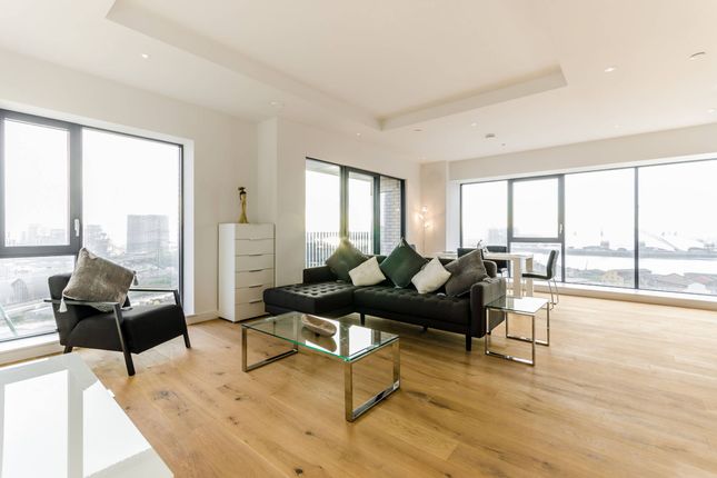 Flat to rent in Grantham House, London City Island