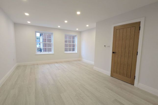 Flat 4 180 High Street, Tonbridge, Tonbridge photo 4