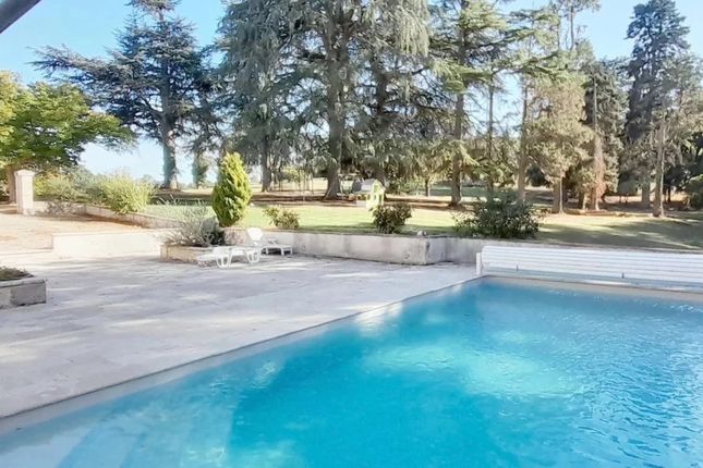 Villa for sale in Agen, Lot Et Garonne, Nouvelle-Aquitaine