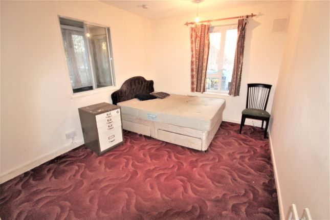 5 Garrods House, The Broadway, Southall photo 4