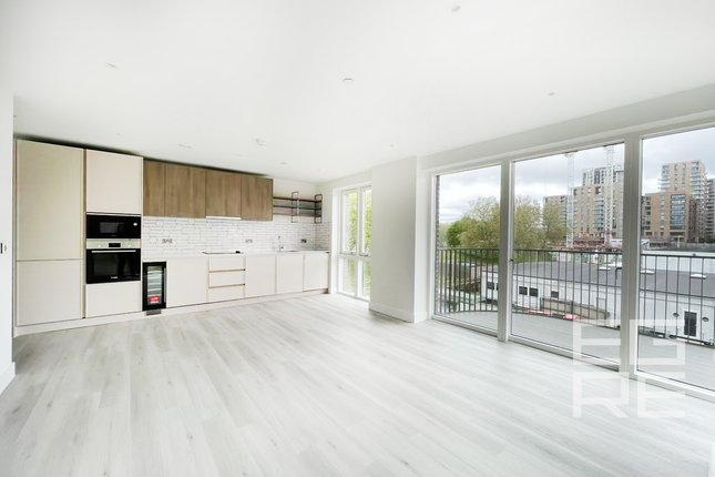 88, Kidbrooke Village, London photo 2