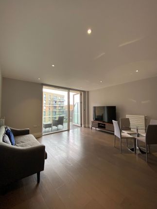 Flat for sale in Queenshurst Square, Kingston Upon Thames