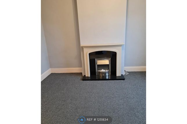 Thumbnail Flat to rent in Cambridge Street, Castleford