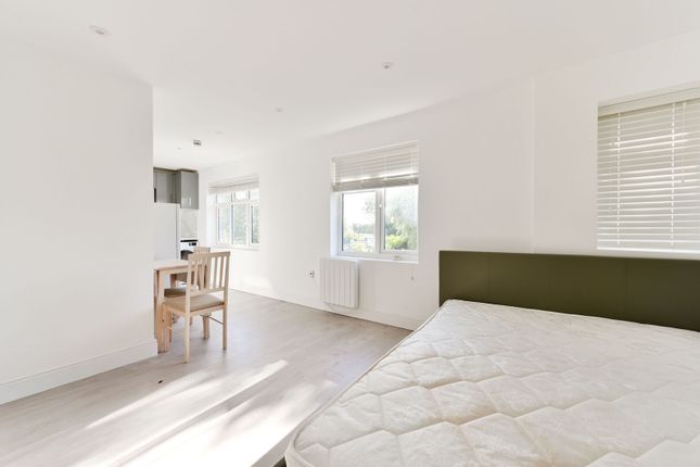 Noel Road, W3, Acton photo 3