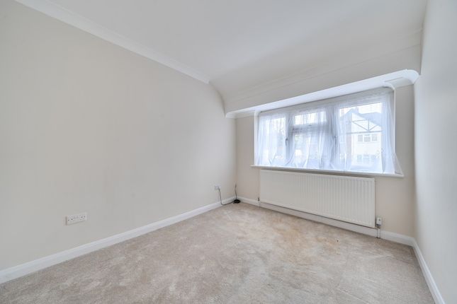 45, Sefton Avenue, Harrow photo 4