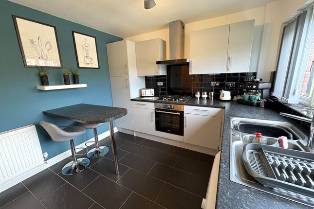 11, Partridge Way, Oldham photo 4