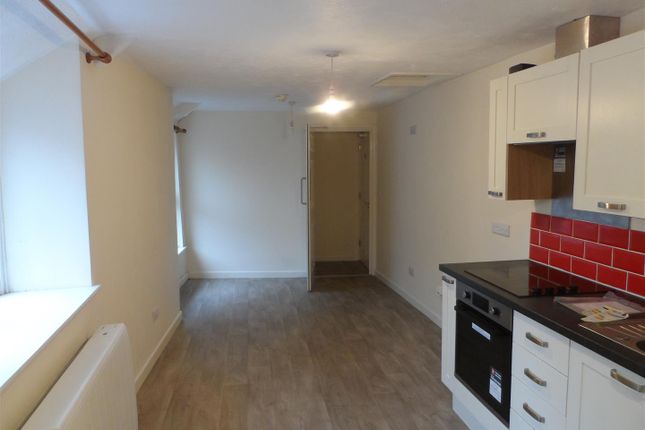 Flat 1, 9A, High Street, Chard photo 2