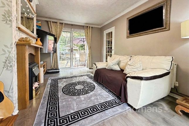 10, Highview Crescent, Surrey photo 2