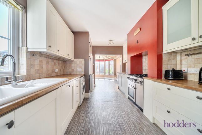 138, Eastworth Road, Chertsey photo 4