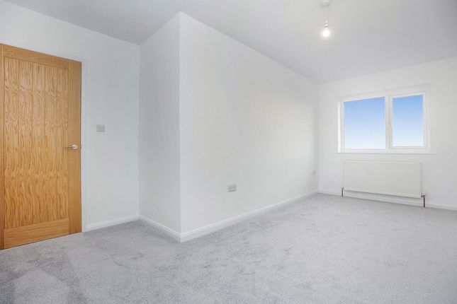 End terrace house for sale in Gaskell Close, Silverdale