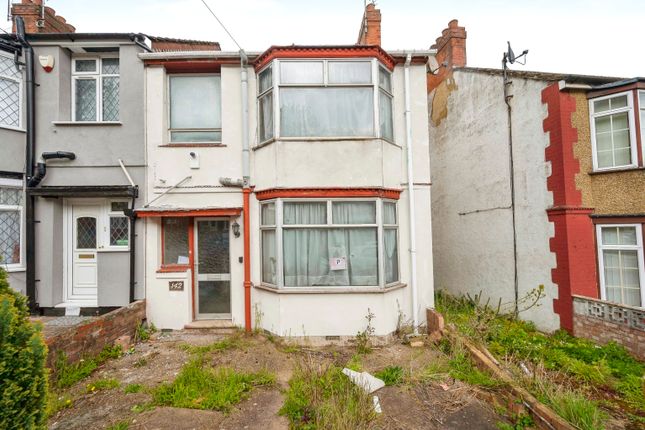 Thumbnail End terrace house for sale in Runley Road, Luton, Bedfordshire