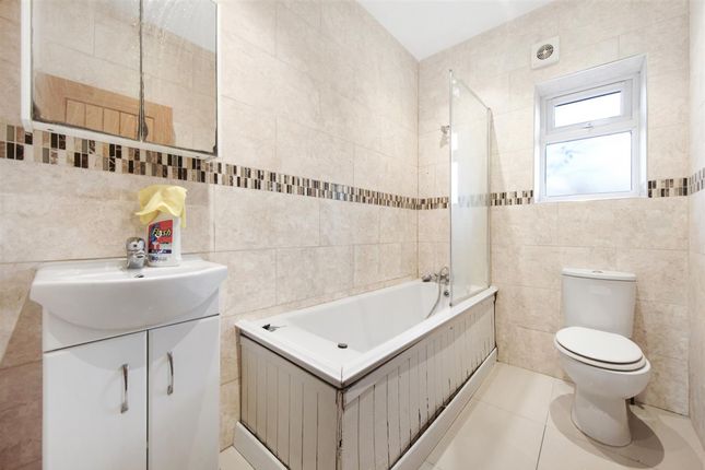 Room 6, 5 Courthill Road, London photo 3