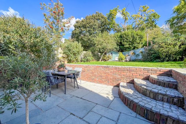 1 Edgewood Cottages, Starrs Green Lane, Battle photo 5