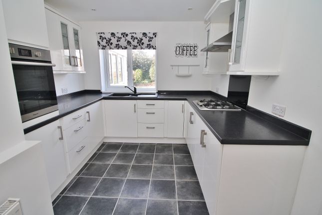 19, Ilex Walk, Hayling Island photo 2