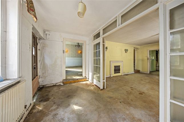 West Farm, Kew photo 4