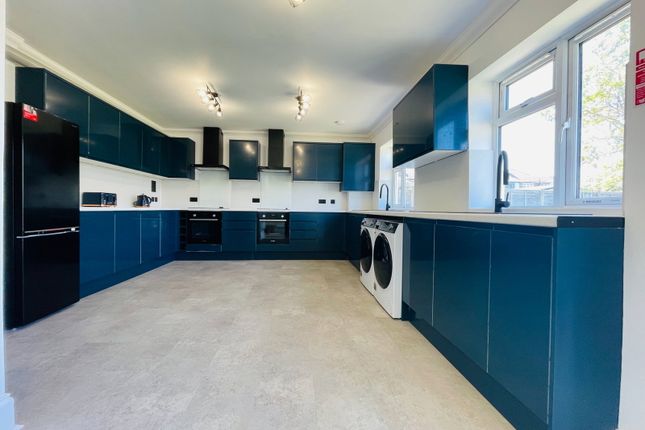 Goodwood Avenue, Enfield photo 5