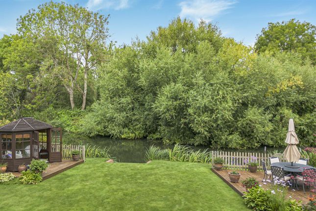 5, Dewe Lane, Burghfield, Reading photo 4