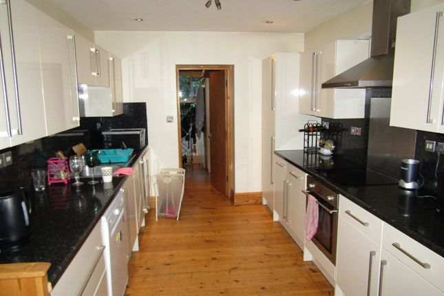 7a , Campbell Road, London photo 4