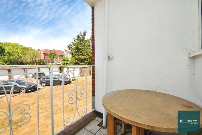 Sunbury Court, Barnet photo 3
