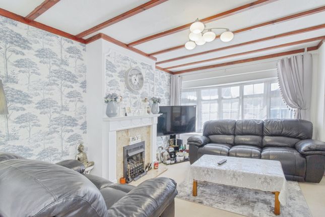 73, Grass Acres, Leicester photo 4